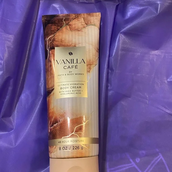 Bath & Body Works Vanilla Café Ultimate Hydration Body Cream - Brown & Gold - Picture 1 of 1